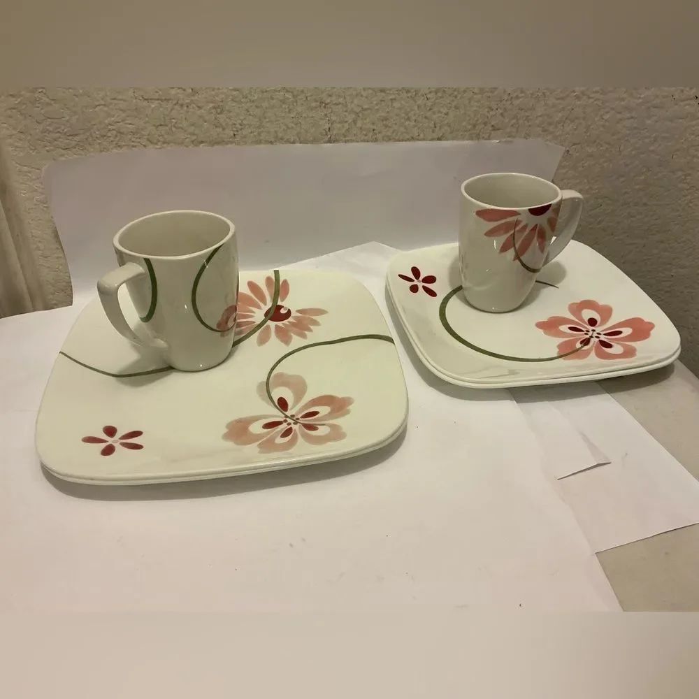 Corelle Floral Mug and Plate Set - Red and Green